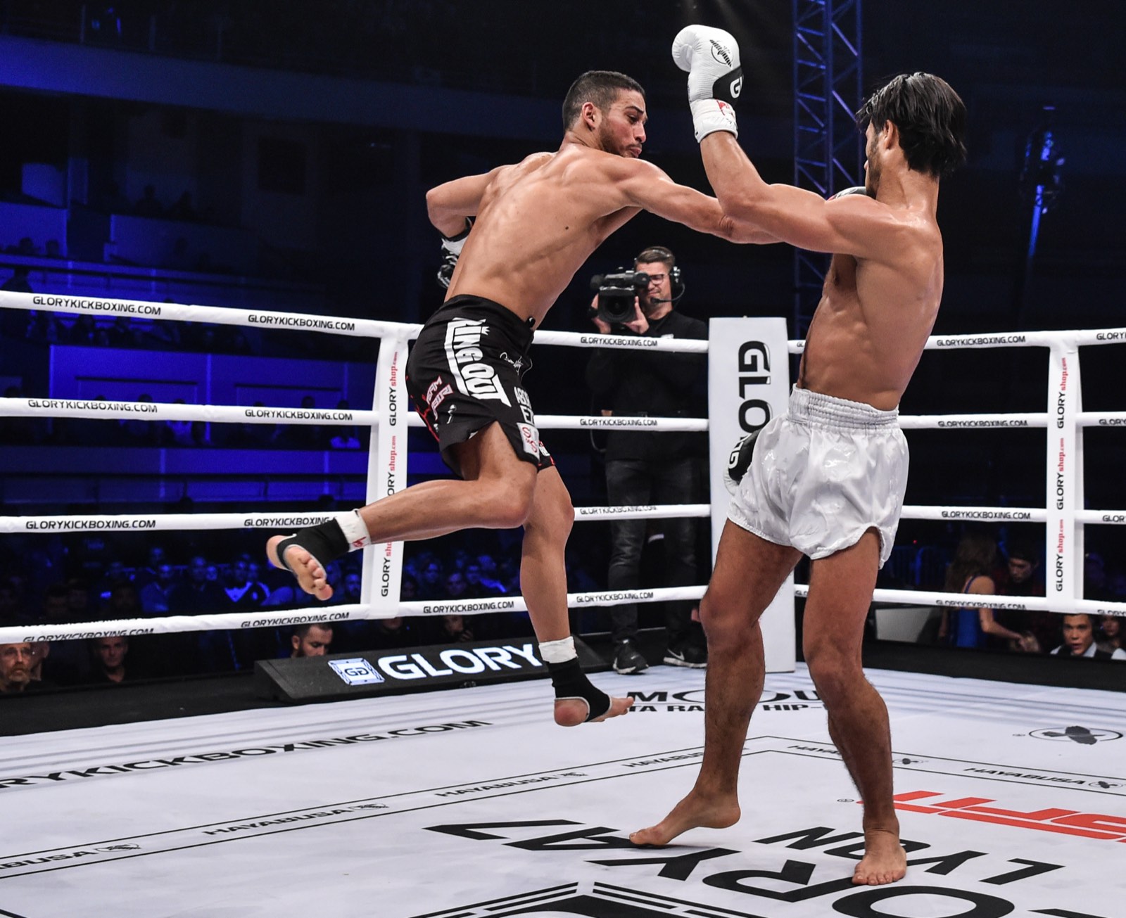 Combat professionnel d'un combattant formé par Fouad